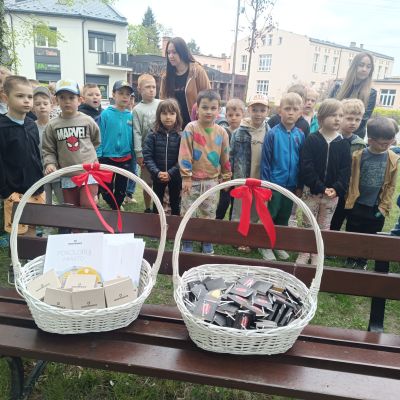 Dzień Ziemi, koszyki z upominkami dla dzieci