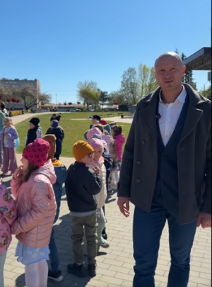 DZ7 Prezes spółki udziela wywiadu podczas obchodów Dnia Ziemi